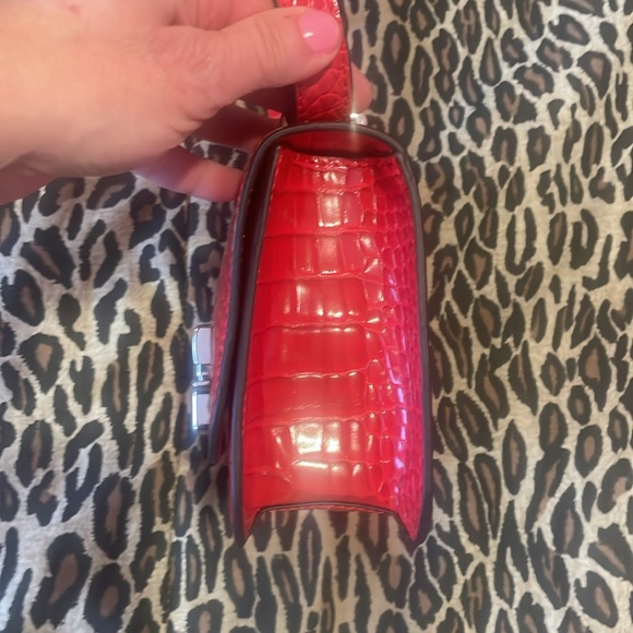 Guess red Corily red crock print mini crossbody flap bag - Picture 11 of 14